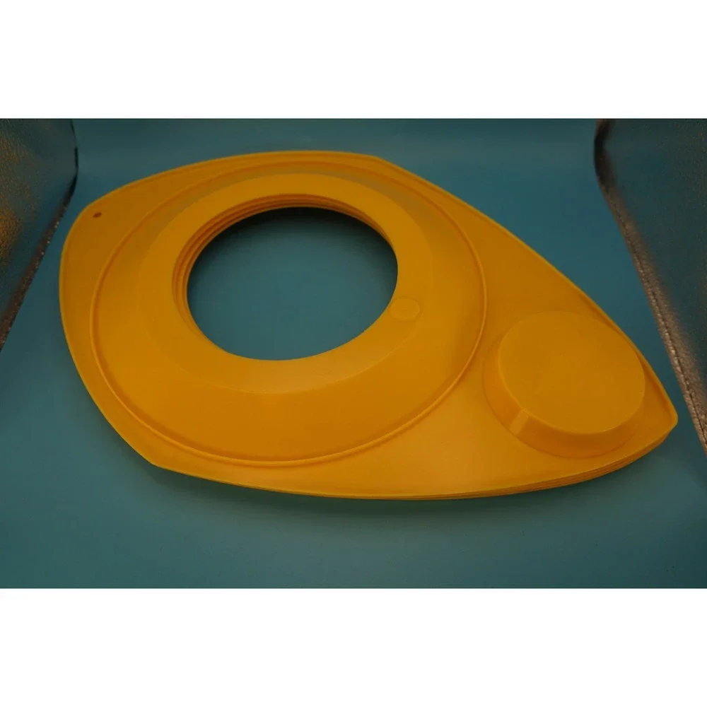 Yellow Plastic Party Plates with Cup Holder Set of 4 Tailgating BBQ Picnic